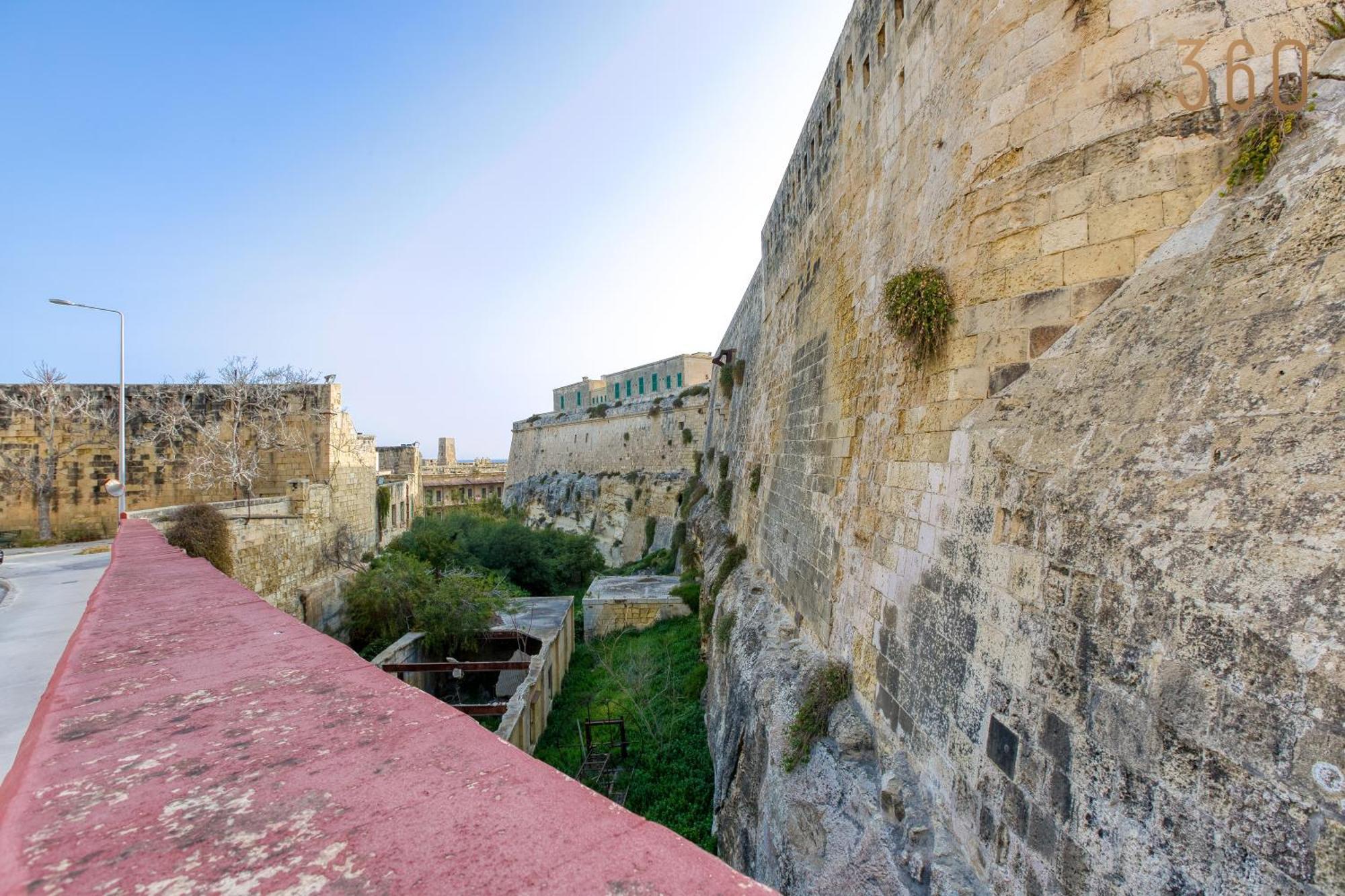 Comfortable 1Br Home With Maltese Balcony In Valletta By 360 Estates Eksteriør bilde